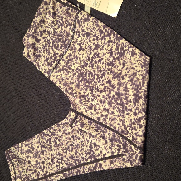 Zella NWT Black & Grey Patterned Leggings...size Sm - Picture 1 of 5
